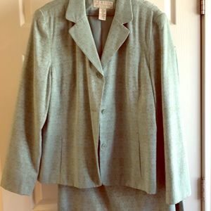 Gorgeous women’s work suit